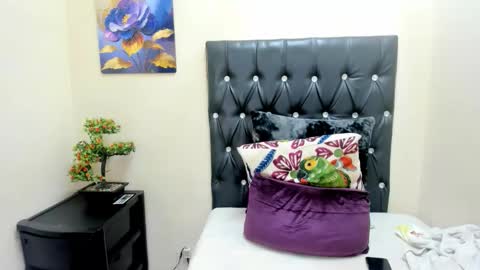 toxicfantasy4u online show from October 19, 2:35 am