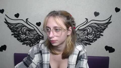 TracyLeeBB online show from November 18, 2:40 pm