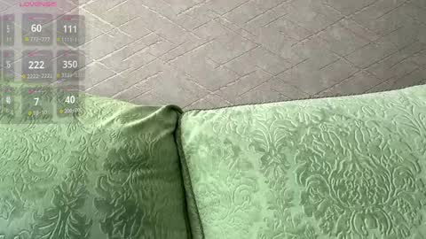 Hello Viola here   Help me to make 50 thumbs up 333 online show from April 26, 9:40 am