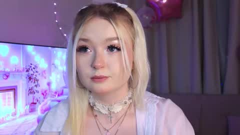 twinklefluff online show from December 5, 4:30 pm