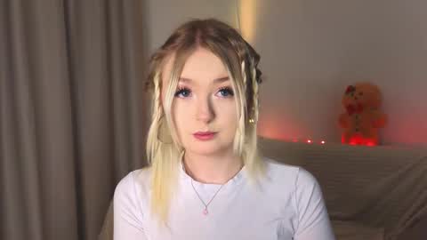 twinklefluff online show from February 6, 4:10 pm