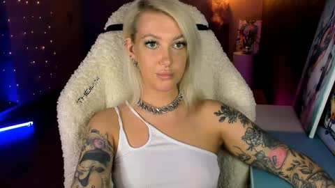 Miley online show from April 19, 1:55 pm