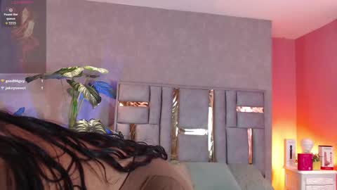 tyla_ks online show from September 12, 8:27 pm