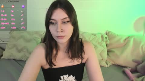 Una  online show from January 22, 10:07 am