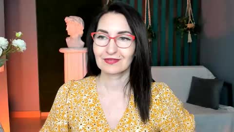 UnaTera online show from May 24, 6:12 am