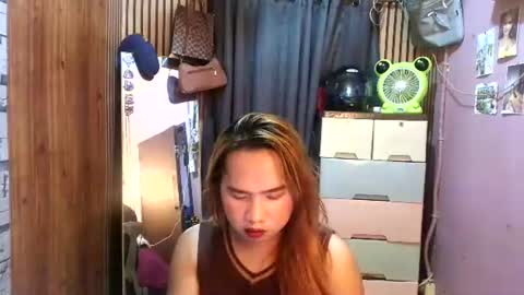 ur_asian_wife6969 online show from April 13, 11:33 am