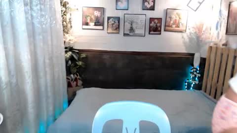 ur_rianlover online show from September 14, 4:43 am