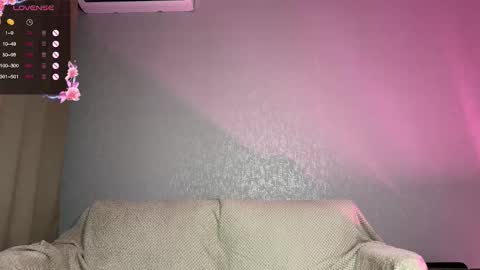 ElizabethLizy online show from October 15, 7:05 pm