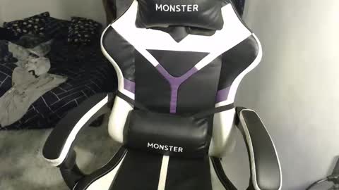 juliana online show from November 15, 9:32 am