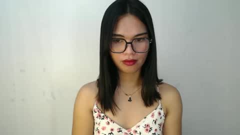 urtereshameow online show from April 19, 5:51 am