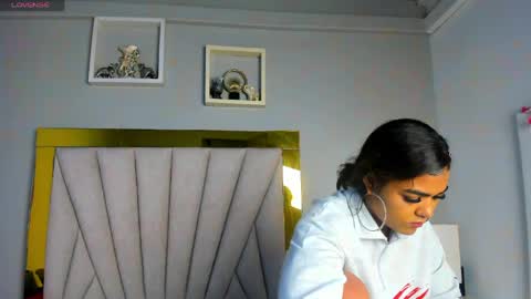 vahioleth  online show from April 22, 3:03 am