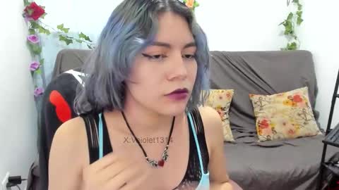 Vaiolet1314 online show from February 18, 11:15 pm