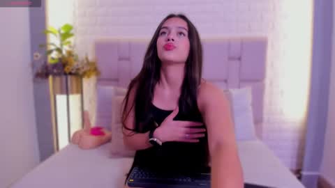 Valentina online show from January 15, 1:00 am