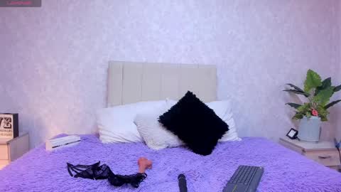 valentinarivers online show from May 30, 1:31 pm