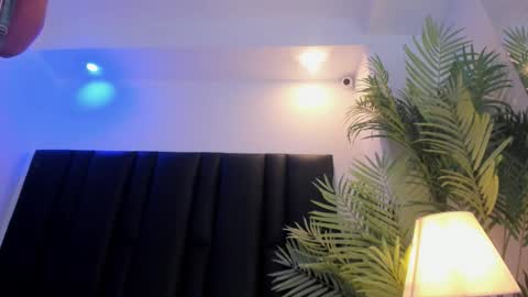 valeri_tafur online show from February 7, 11:36 am