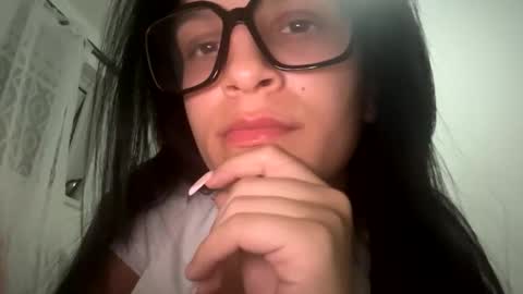 valerie_219 online show from April 16, 11:07 pm