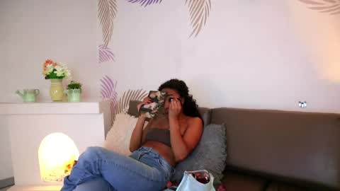 Valerie Style3 online show from April 3, 4:10 am