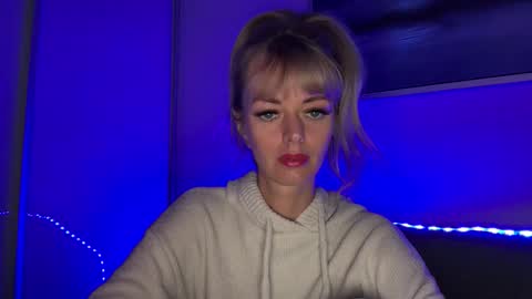 Valerie  online show from December 13, 9:54 pm