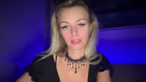 Valerie  online show from September 30, 9:52 pm