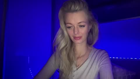 Valerie  online show from November 24, 9:28 pm