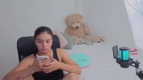 Juli C online show from April 1, 2:12 am