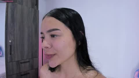 Cris  online show from February 12, 11:39 pm