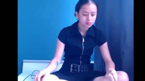 B V Naughty online show from September 13, 8:33 am