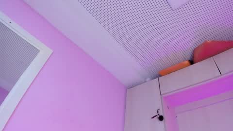 valerymeyerr online show from November 9, 5:36 am