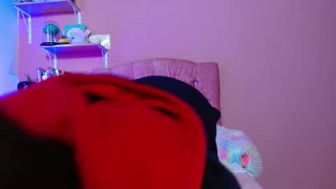 valkiry_ online show from January 12, 7:52 pm