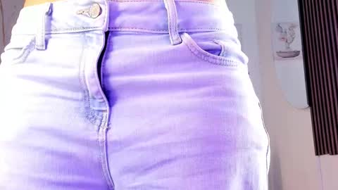 Vallolet Peach  online show from December 20, 12:09 pm