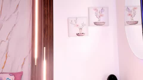 Vallolet Peach  online show from March 22, 12:11 pm