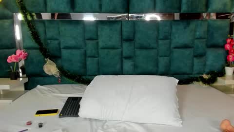 valtira nova online show from November 29, 8:02 pm