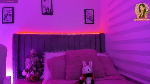 vanesa_moon_ online show from September 18, 12:20 am