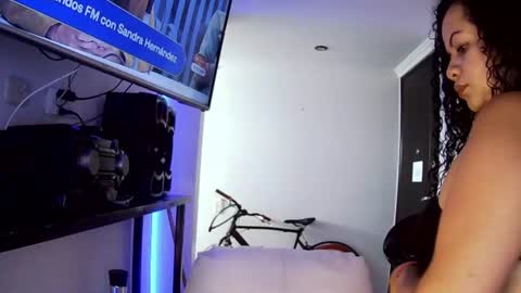 vanessa and samantha online show from June 17, 11:33 am