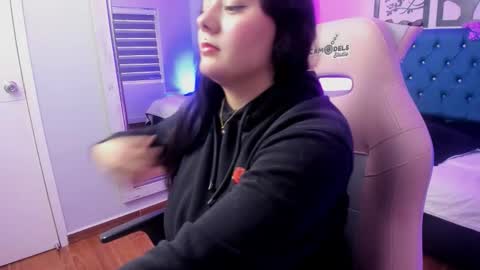 Vanesa online show from February 17, 1:32 pm