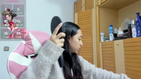 vanessaadol online show from December 5, 11:27 am