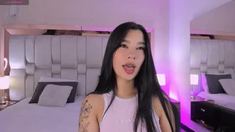 vanessaduval online show from January 7, 12:36 am