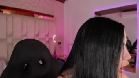 vanessaduval online show from November 6, 4:18 am