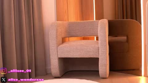 Vanessa Simon online show from March 10, 6:17 am