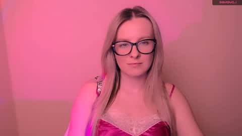 Mia online show from February 25, 7:34 pm