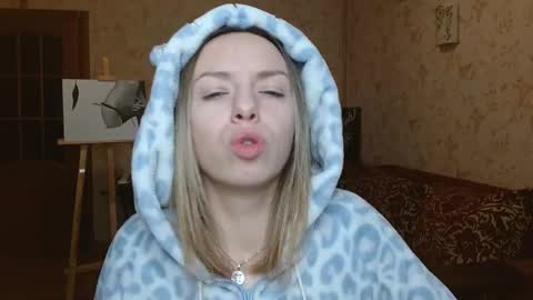 VanillaMuffin online show from October 18, 12:41 pm