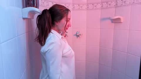 Elizabeth online show from September 29, 5:51 pm