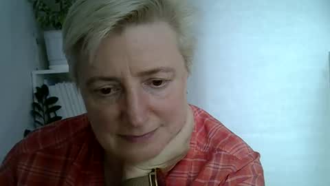 vea_motty online show from June 9, 12:15 pm
