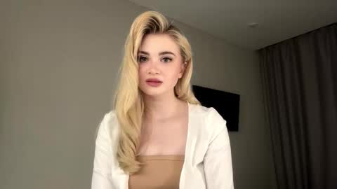 Monika online show from March 1, 3:01 pm