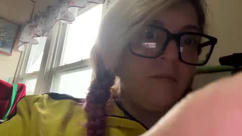 Veronica Lehane online show from May 24, 7:46 pm