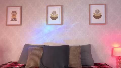 Vee Simons online show from October 17, 9:29 pm