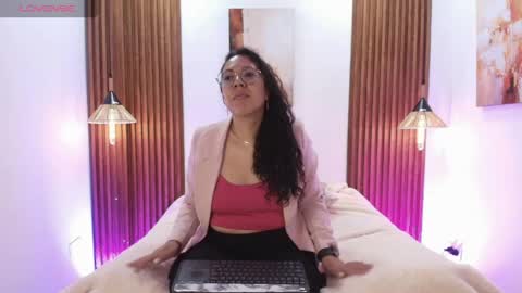 Emma Curly online show from May 6, 12:42 pm