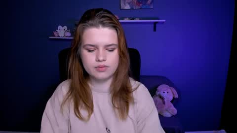 velvet_dreamm online show from December 31, 7:42 am