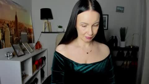 Jasmine online show from February 9, 6:26 am