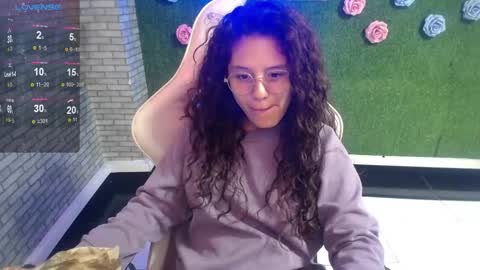 velvet_moon_v online show from February 7, 1:15 pm